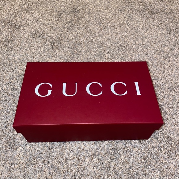 Gucci Gift Shoe Box with Wrapping Paper, Shoe Stuffing, Tags - Picture 3 of 7